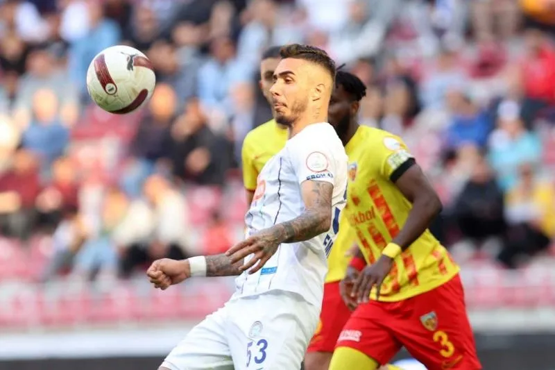 Galatasaray'a bir çalım da Beşiktaş'tan! O yıldız Kartal oluyor - 12