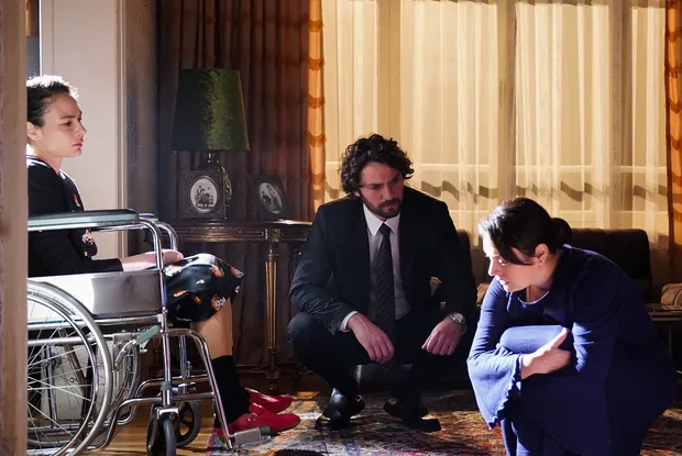 Masumlar Apartmanı'nda ölümüne meydan okuyor ama bu kez sert kayaya çarpıyor! 14.yeni bölümde Safiye, Gülben, Han allak bullak-4