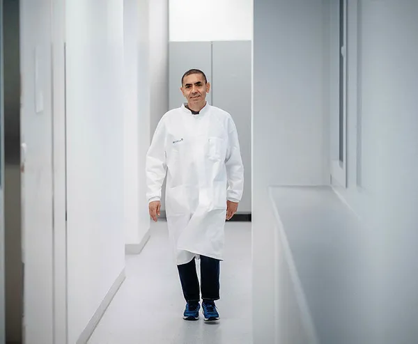 ingilterede-kullanimina-onay-verilen-biontechpfizer-asisinda-oncelikliler-listesi-aciklandi-1606916291388.jpg İngiltere'de kullanımına onay verilen BioNTech/Pfizer aşısında öncelikliler listesi açıklandı-7