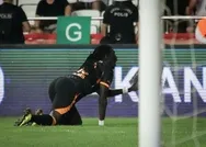 Galatasaray ilk maçında Antalyayı son dakikada avladı