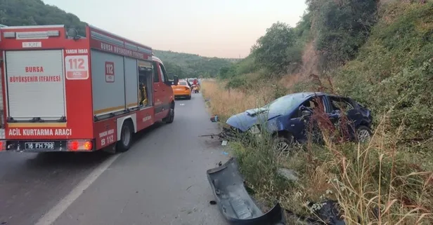 Takla atan otomobilde emniyet kemeri kullanmayan 4 genç yola savruldu: 3 ölü, 1 ağır yaralı
