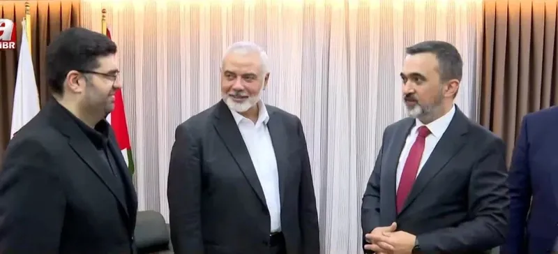 7-ekimden-sonra-dunyaya-verdigi-ilk-roportaj-hamas-siyasi-buro-baskani-ismail-heniyye-a-haber-ekranlarina-konu-1713646839867.jpeg