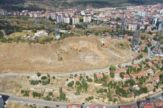 Şaşırmadık! CHP'li Mansur Yavaş'ın yönetimindeki Ankara Büyükşehir Belediyesi'nden Cumhuriyet'in 100. yılı için heykel yarışması!