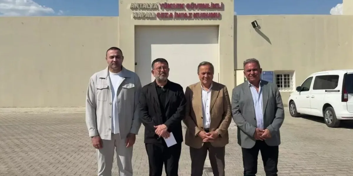 veli-agbabadan-gokhan-bocek-celiskisi-ziyaret-kaydi-ortaya-cikti-1778434674758.jpeg Veli Ağbaba’dan Gökhan Böcek çelişkisi! Ziyaret kaydı ortaya çıktı-6