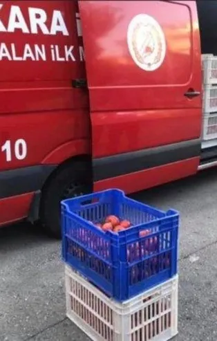 CHP’li Ankara Büyükşehir Belediyesi'nde skandal görüntü! İtfaiye aracıyla domates taşıdılar