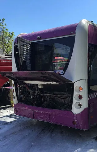 İstanbul Fatih'te İETT otobüsünde yangın!