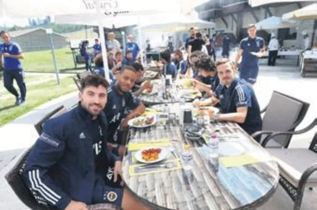 Kanarya’da barbekü partisi