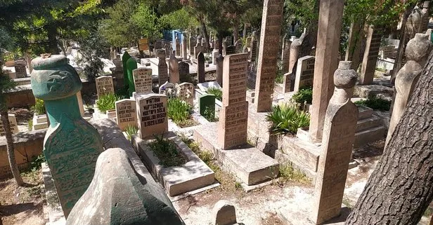 Şanlıurfa’da kendi ailesine ait mezarlardan 3’ünde başka kişiler yatıyor