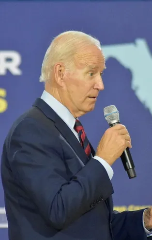 Dünya Joe Biden'ın sözlerini konuşuyor! Şimdi de ölülerle iletişimde