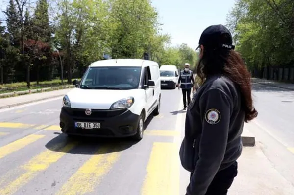 Tam kapanmada merak edilen soru! Bugün nereler açık nereler kapalı? Pazar günü nereler açık? Marketler açık mı?-12
