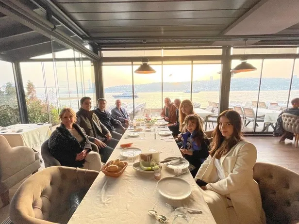 Fenerbahçe eski başkanı Aziz Yıldırım ameliyatın ardından ilk kez görüldü: Ailesiyle yemek yedi-5