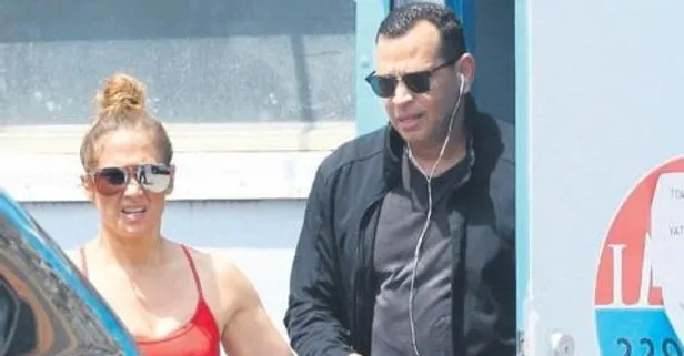 Jennifer Lopez nişanlısı Alex Rodriguez ile virüse rağmen spor salonu açtırdı
