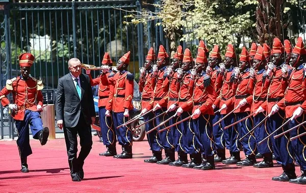 Cumhurbaşkanı Erdoğan'a Senegal'de görkemli karşılama-2