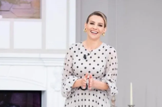 ATV ESRA EROL SON BÖLÜM İZLE! Nikah gecesi müstakbel eşinin hamile olduğunu öğrenmişti! Bebeğin babası kim?
