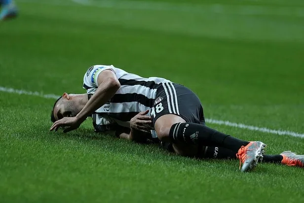 abdde-ameliyat-olan-besiktasin-cezayirli-yildizi-rachid-ghezzalin-yesil-sahalara-ne-zaman-donecegi-belli-oldu-1668030780693.jpeg ABD'de ameliyat olan Beşiktaş'ın Cezayirli yıldızı Rachid Ghezzal'ın yeşil sahalara ne zaman döneceği belli oldu!-3