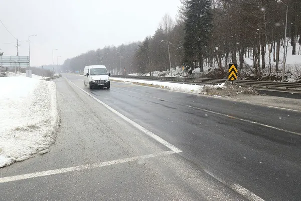 bolu-daginda-5-gun-surecek-kar-yagisi-basladi-1647524625794.jpg Bolu Dağı’nda 5 gün sürecek kar yağışı başladı-2