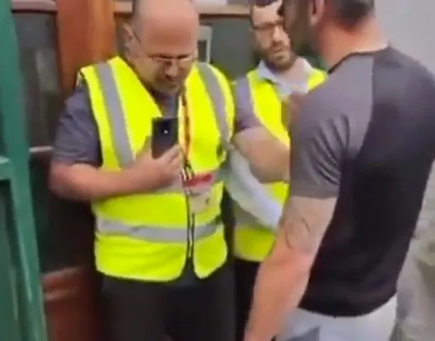 1785071150896.jpeg İrlanda'nın başkenti Dublin'de mescide saldırı: Türk güvenlik görevlisi darp edildi-2