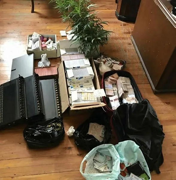 Son dakika: Bahis çetesinden akılalmaz yöntem: Ev kadınları ve öğrenci hesaplarını kullandılar-8