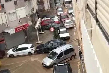 İzmir’de cadde ve sokaklar göle döndü!