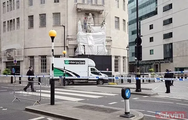 BBC’de pedofili heykeltıraş skandalı! İki kızına ve köpeğine cinsel tacizde bulunan Eric Gill’in heykeline 89 bin sterlinlik koruma - 8