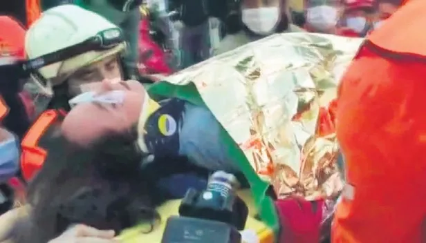 Acının merkez üssü! İzmir'deki Emrah Apartmanı 12 masuma mezar oldu...-18