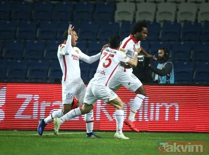 Liderlik tehlikede | Medipol Başakşehir 0-2 Göztepe