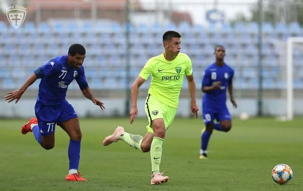 galatasaraya-surpriz-makedon-torrent-istedi-yonetim-dugmeye-basti-1642156946230.jpg Galatasaray'a sürpriz Makedon! Torrent istedi yönetim düğmeye bastı-2