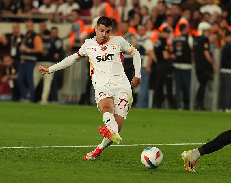 Galatasaray'dan eski yıldızına transfer teklifi! Okan Buruk onu istedi - 5