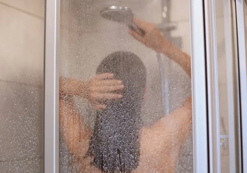 kizariklik-morluk-leke-kararma-yok-olacak-banyoda-tek-malzemeyle-cildinizi-beyazlatin-1721048902936.jpg Banyoda tek malzemeyle cildinizi beyazlatın: Kızarıklık, morluk, leke, kararma yok olacak!-2