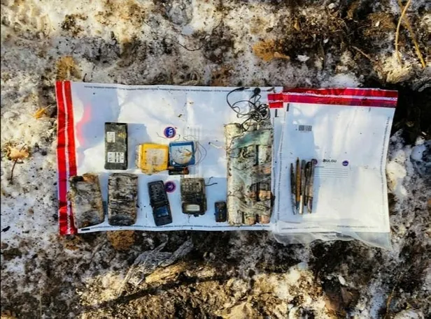 tuncelide-pkkli-teroristlerce-kullanildigi-tespit-edilen-14-siginak-imha-edildi-1606512370761.jpeg Tunceli'de PKK'lı teröristlerce kullanıldığı tespit edilen 14 sığınak imha edildi!-2