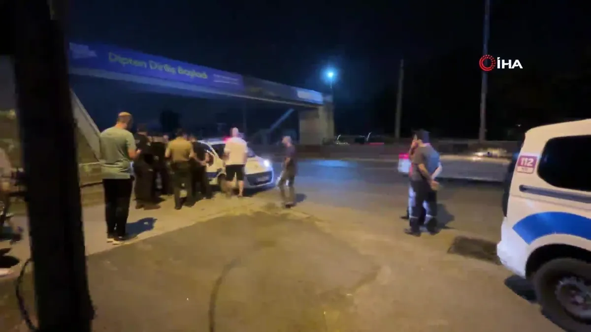 Yer: Kocaeli! Dengesini kaybeden genç üstgeçitten seyir halindeki aracın üstüne düştü