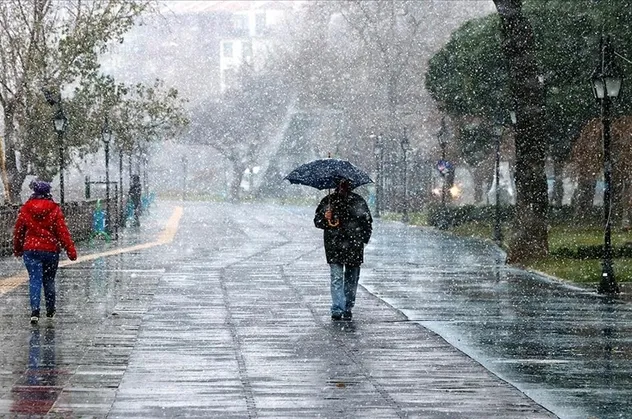HAVA DURUMU | Meteoroloji'den flaş İstanbul uyarısı! Kar geri mi geliyor? Yarın hava nasıl olacak?