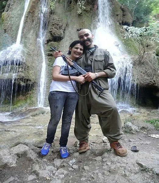turkiye-pkkyi-vuruyor-hdp-kuzey-iraka-talimat-almaya-gidiyor-2018den-bu-yana-100e-yakin-ziyaret-1652944729692.jpg Türkiye PKK'yı vuruyor! HDP Kuzey Irak'a talimat almaya gidiyor! 2018'den bu yana 100'e yakın ziyaret-3