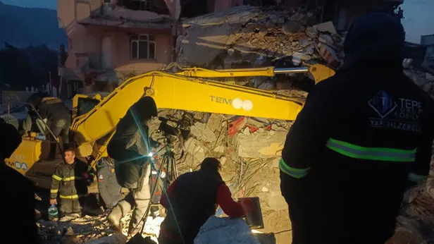 ulasildigi-122nci-saatte-13-yasindaki-aya-yasama-veda-etti-1676100049840.jpg Ulaşıldığı 122'nci saatte 13 yaşındaki Aya yaşama veda etti-3