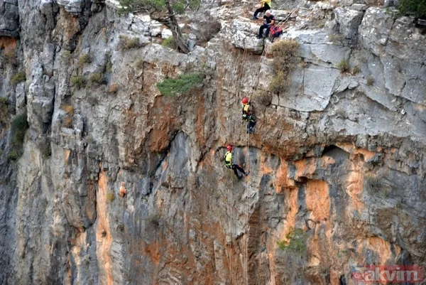 Türkiye Müslüme'ye ağlıyor! Müslüme’nin cenazesi dedesinin köyüne getirildi! Müslüme son yolculuğuna uğurlandı - 17