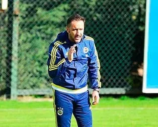 Pereira kara kara düşünüyor