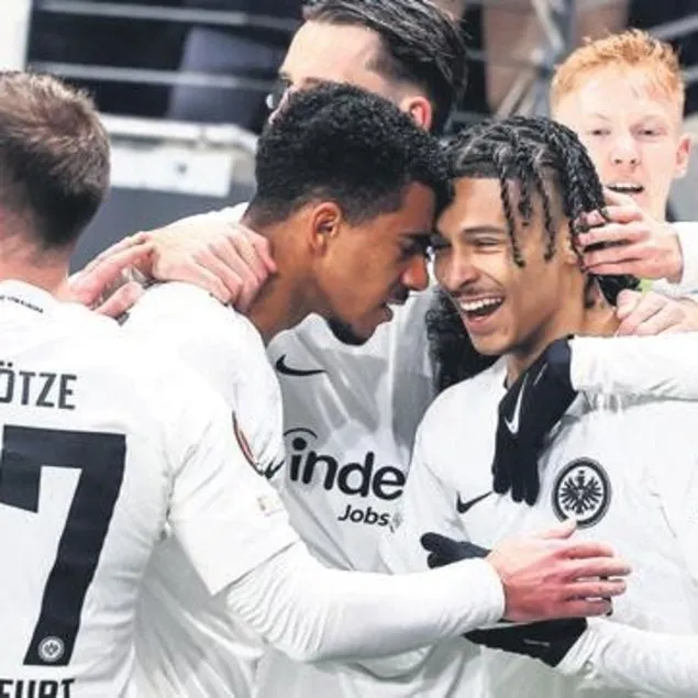 Frankfurt çeyrek finalde