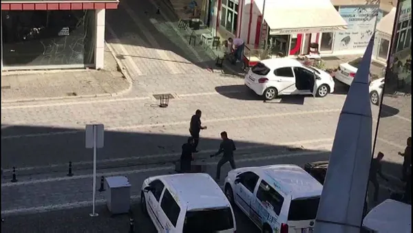 samsunda-sokak-ortasindaki-eskiyaca-infazin-3-faili-tutuklandi-1598906317014.jpg Samsun'da sokak ortasındaki eşkıyaca infazın 3 faili tutuklandı-2