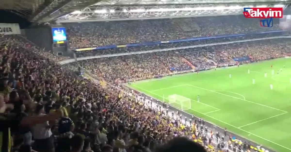 Fenerbahçe taraftarından Dinamo Kiev maçında ‘Vladimir Putin’ tezahüratı!