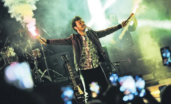 tescilliguzel-tugce-aral-ibrahim-tatlisesin-filmine-gondermede-bulundu-yaptigi-paylasim-takipcilerini-guldurdu-1632781114965.jpg Tescilli güzel Tuğçe Aral İbrahim Tatlıses'in filmine göndermede bulundu! Yaptığı paylaşım takipçilerini güldürdü-8