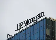 JPMorganın dolar sat TL al tavsiyesine uzman isimden flaş yorum: Bükemedikleri eli öptüler!