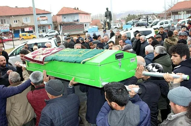 İzmir TorbalI'da öldürülen doktor eşi Hatice Gülcemal Sivas'ta toprağa verildi