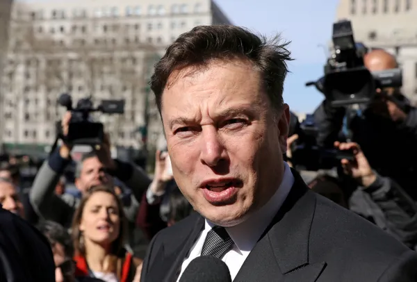 elon-musk-ile-twitter-arasindaki-satin-alma-savasi-kizisiyor-maas-odememe-elvis-presley-sarkisiyla-gonderme-ca-1650359026278.jpg Elon Musk ile Twitter arasındaki satın alma savaşı kızışıyor: Maaş ödememe Elvis Presley şarkısıyla gönderme! Çalışanlar Musk'ı istemiyor-4