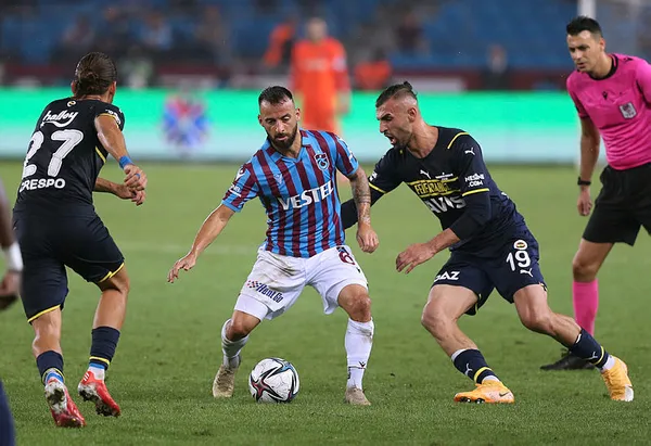 trabzonsporda-koronavirus-endisesi-super-ligda-firtina-estiriyordu-1642074793116.jpg Trabzonspor’da koronavirüs endişesi! Süper Lig'de fırtına estiriyordu-5