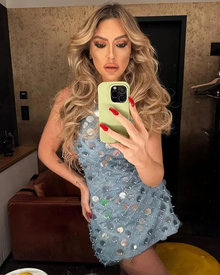 hadise-eski-asklarindan-dem-vurdu-hadise-onlara-agir-geliyor-ve-tasiyamiyorlar-1701214725486.jpeg Hadise eski aşklarından dem vurdu: "Hadise onlara ağır geliyor ve taşıyamıyorlar"-2