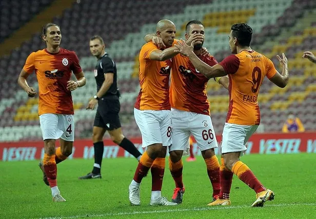 falcao-yildizlasti-galatasaray-galibiyeti-3-golle-aldi-1599936858654.jpeg