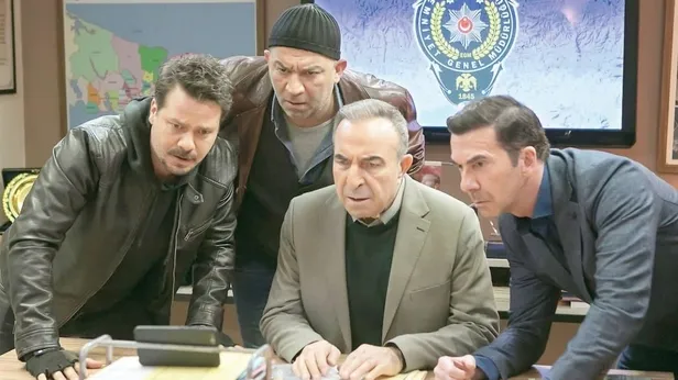 arka-sokaklardan-kafalari-karistiran-paylasim-once-noluyor-dedirtti-ardindan-gercek-gun-yuzune-cikti-1640772396302.jpg Önce n'oluyor dedirtti ardından gerçek gün yüzüne çıktı! Arka Sokaklar'dan kafaları karıştıran paylaşım!-6