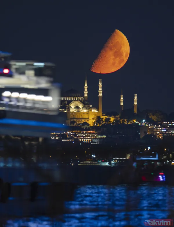 İstanbul'da kartpostallık görüntüler... Yarım ay büyüledi - 12