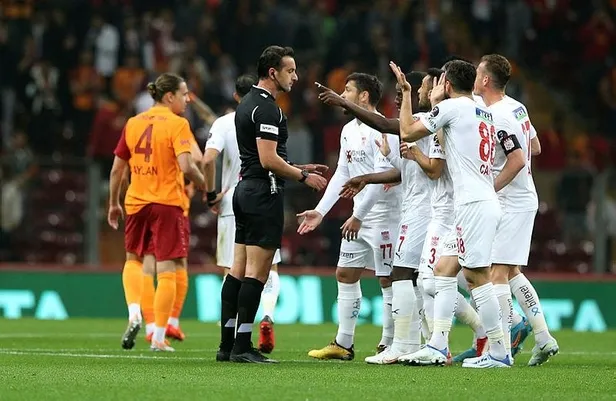 galatasaray-evinde-maglup-galatasaray-2-3-sivasspor-mac-sonucu-ozet-1651433767244.jpeg