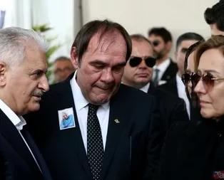 Erdoğan Demirörenin cenazesinde çok sayıda ünlü isim bir araya geldi